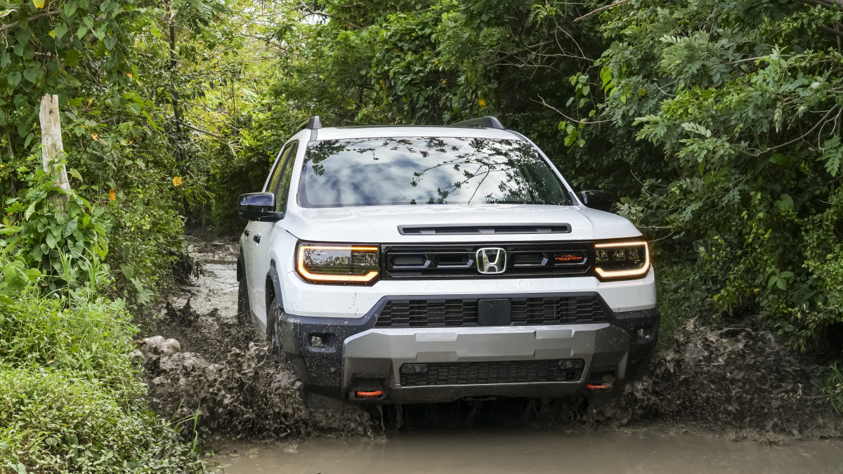 Honda TrailSport: Pronto para enfrentar os caminhos com força.