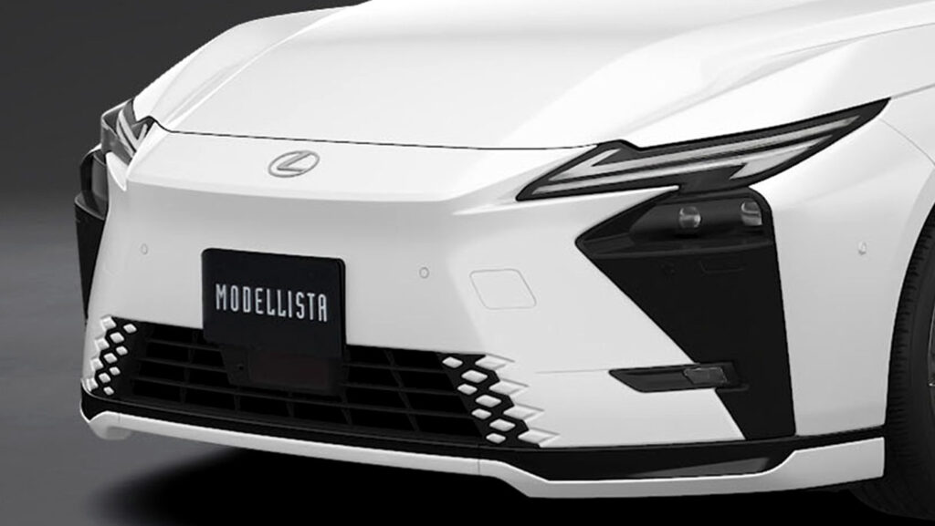 Lexus ES Recebe um Toque Desportivo da Modellista no Tokyo Auto Salon
