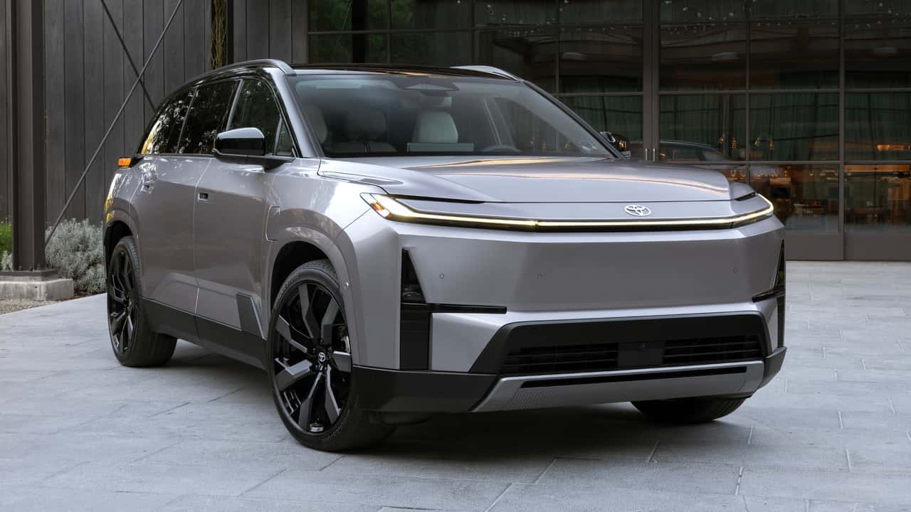 O Toyota Highlander 2027: Um SUV elétrico de três filas eletrizante