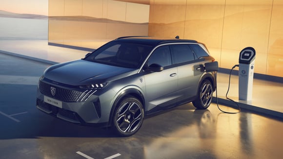 Peugeot 5008: Um SUV Familiar com Opções de Motor Surpreendentes
