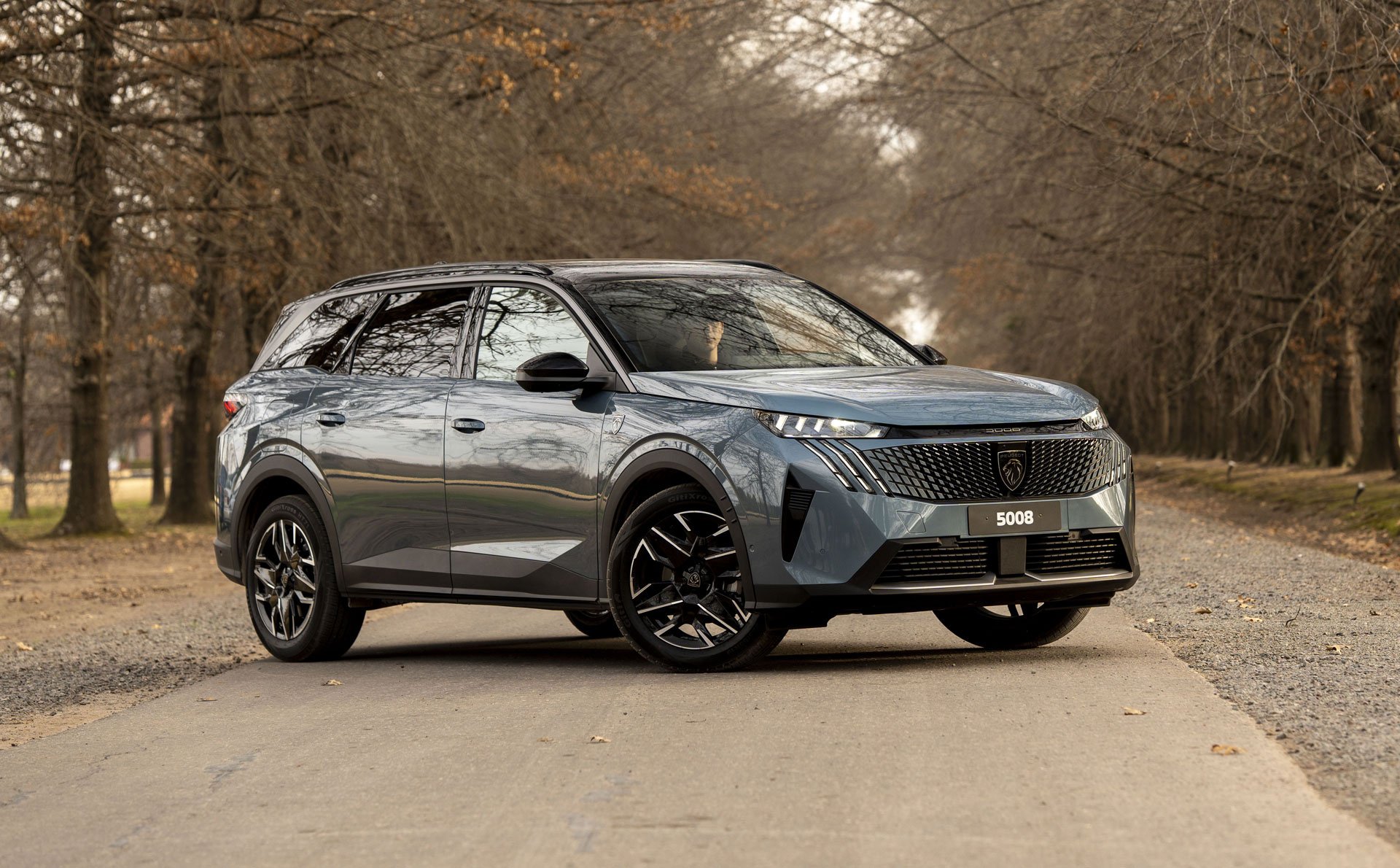 Peugeot 5008: Um SUV Familiar com Opções de Motor Surpreendentes