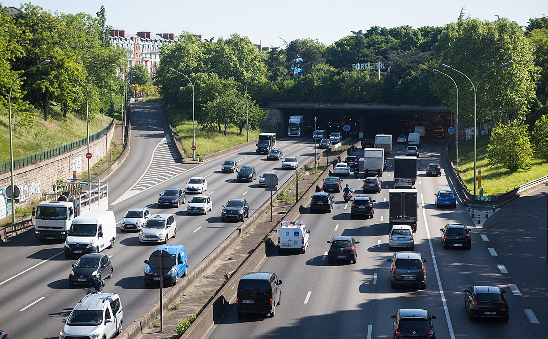 Rush Hour: A Aposta Ousada que Transforma o Tráfego Urbano num Espetáculo