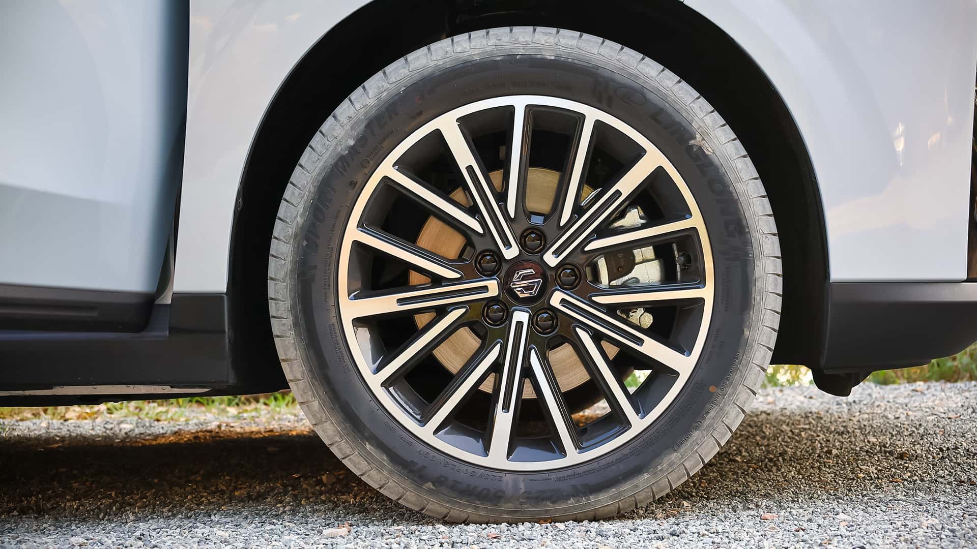 Stellantis une-se à Leapmotor para fortalecer a estratégia de veículos elétricos