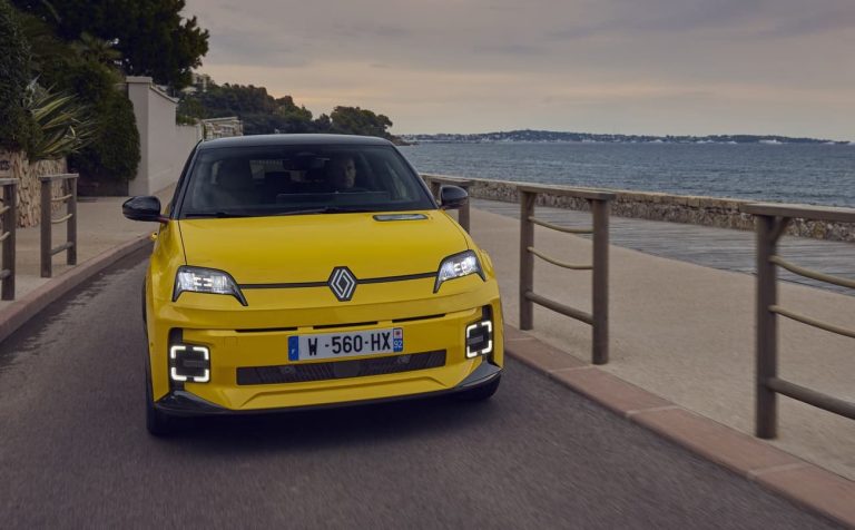 Renault intensifica ofensiva elétrica com aumento de bónus para a Renault 5