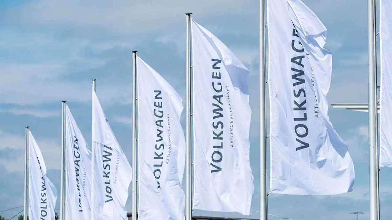 Volkswagen Enfrenta Turbulências Financeiras: Queda de 44% nos Lucros e Re…