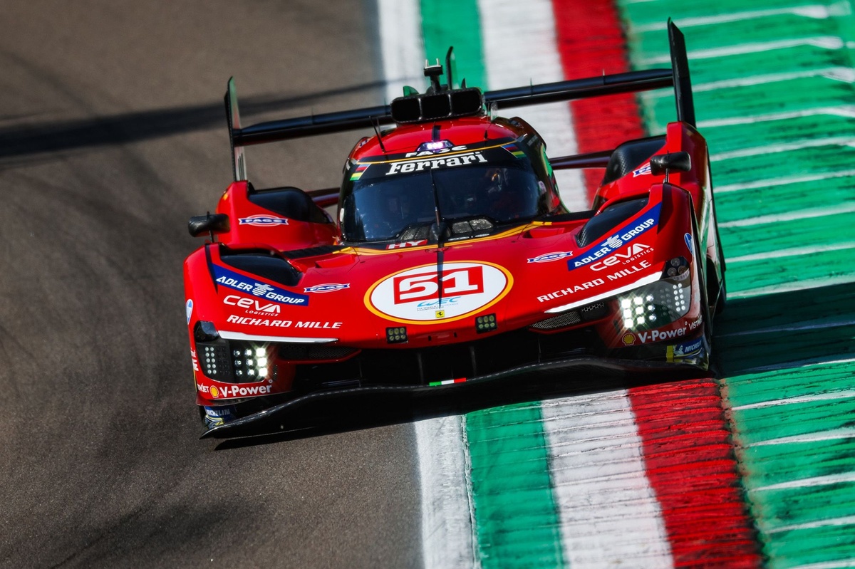 Ferrari conquista a pole em Imola