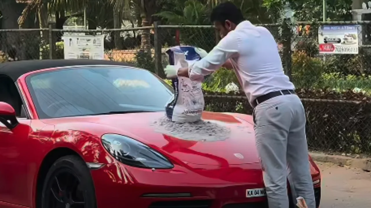 Usam um Porsche Boxster para tapar um buraco