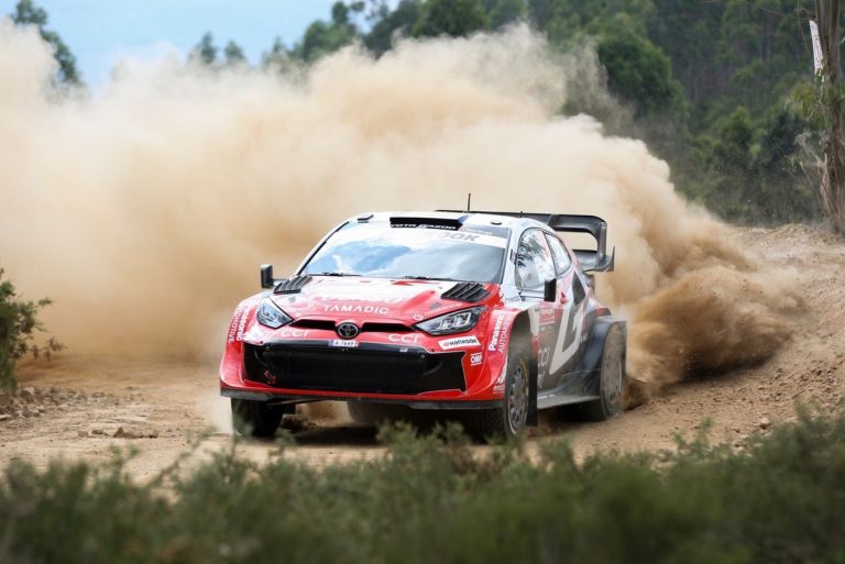 Rali de Portugal: Chuva e lama ditam reviravolta, Solberg assume…