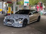 Mercedes-AMG S63: berlina de luxo surge em dourado e com V8 híbrido em perspetiva
