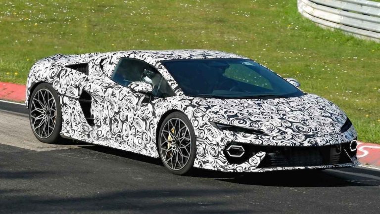 Lamborghini Temerario Spyder: o V8 híbrido a céu aberto flagrado em…