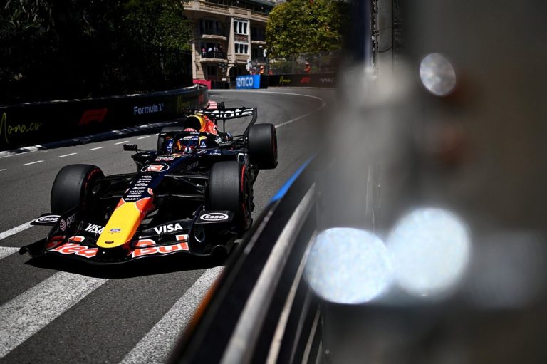 Verstappen volta ao topo em Mónaco, mas gestão de energia limita o seu…